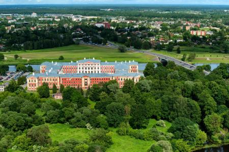 Jelgavas pils atzīmē 285 gadu jubileju