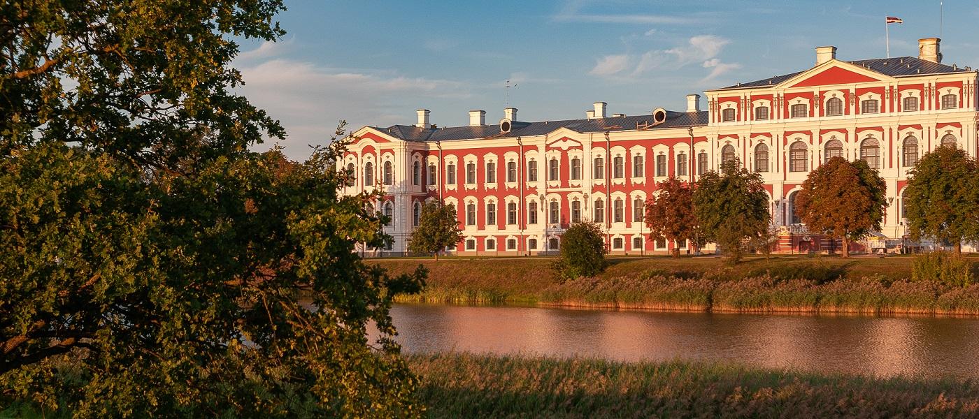 Jelgavas pils angļu valoda